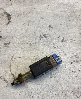 Nissan X-Trail T30 Brake pedal sensor switch