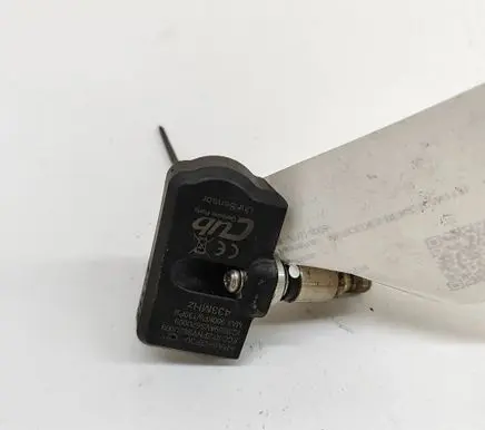 Mercedes-Benz E W212 Tire pressure sensor 9959AVS62U009 ZPNVS62U009