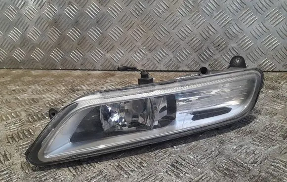 Volkswagen PASSAT B7 Front fog light