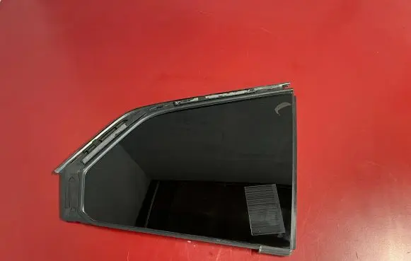 BMW iX Rear side window 9448768