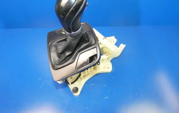 Hyundai i40 Gear selector/shifter in gearbox 