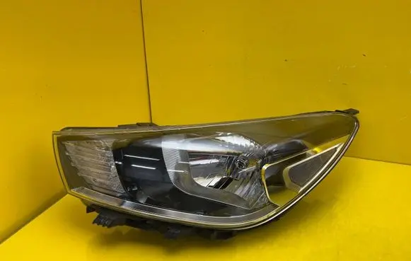 KIA Rio Headlight/headlamp 92101-H8