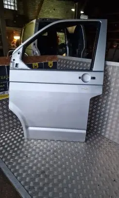 Volkswagen Transporter - Caravelle T5 Front door LA7W