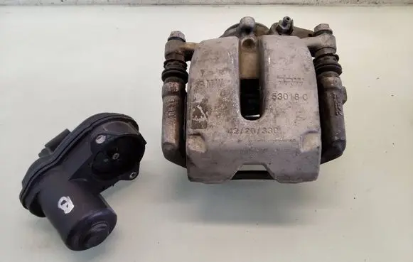 BMW 5 G30 G31 G38 Rear brake caliper 340543 4220330 53018C