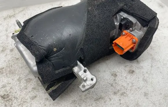 Tesla Model 3 Air conditioning (A/C) compressor (pump)