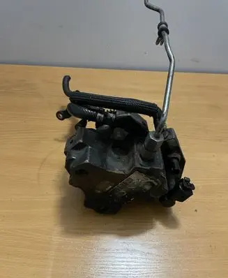 Mercedes-Benz ML W164 Fuel injection high pressure pump 0445010145 A6420700501