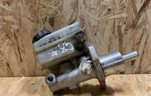 Mercedes-Benz B W245 Master brake cylinder A1694300202