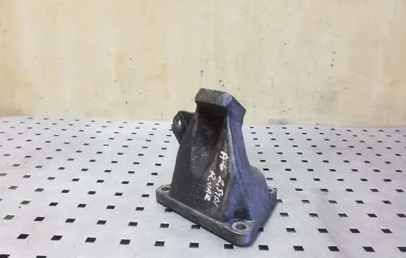 Audi A6 S6 C5 4B Engine mounting bracket 4B0199308