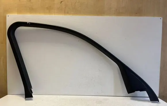 BMW X3 F25 Front door glass trim molding 7205583