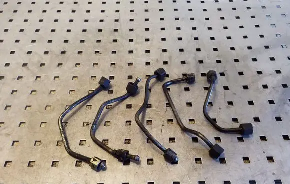 Peugeot 508 Fuel injector supply line/pipe 