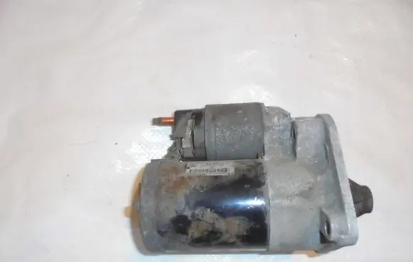Renault Kangoo II Starter motor 8200584664