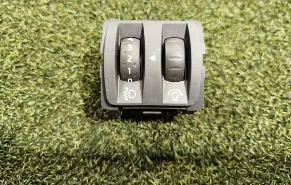 Renault Trafic III (X82) Light switch 251900567R