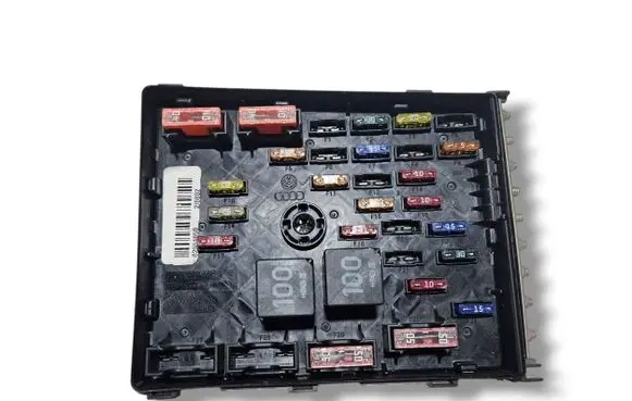 Volkswagen PASSAT B6 Fuse module 63592777 3C0937125