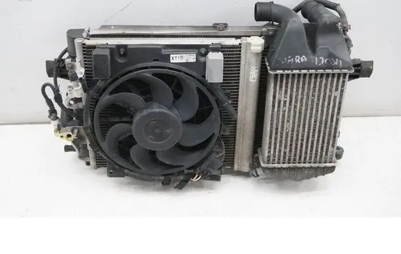 Opel Zafira B Coolant radiator 13241611