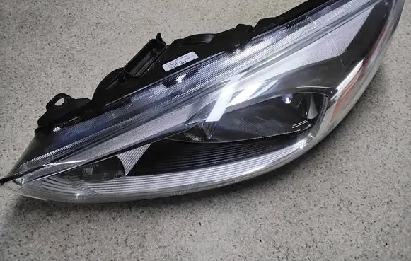Ford Focus Headlight/headlamp F1EB13W030LF