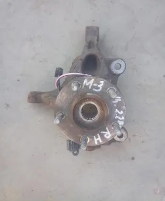 Mazda 3 II Front wheel hub