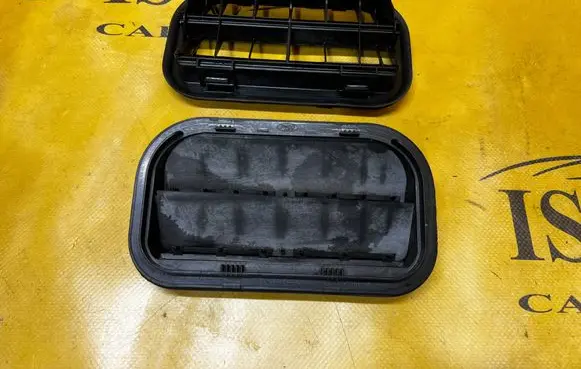 Ford Mustang VI Quarter panel pressure vent 3C3A-54280B62 3C3A54280B62