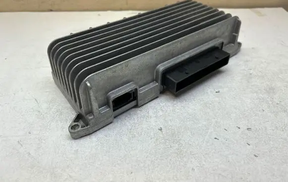 Audi A6 S6 C6 4F Sound amplifier 4F0910223K 720300800100 4F0035223L