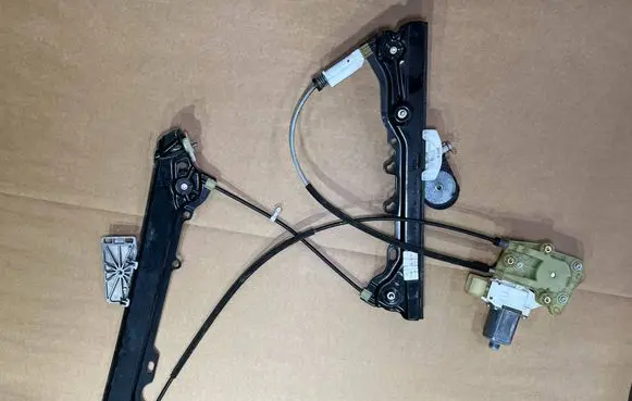 BMW Z4 E89 Front door window regulator with motor 7192300