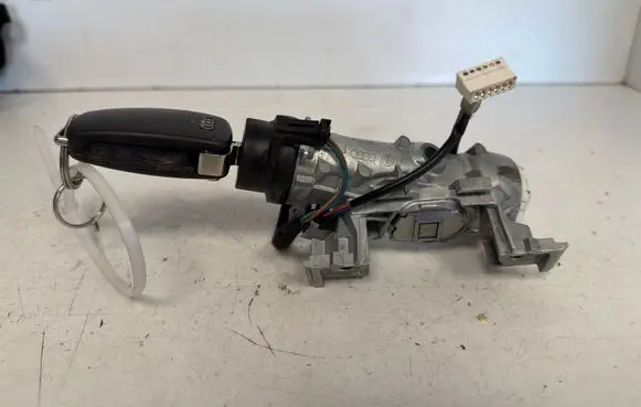 Audi Q3 8U Ignition lock 5K0905865
