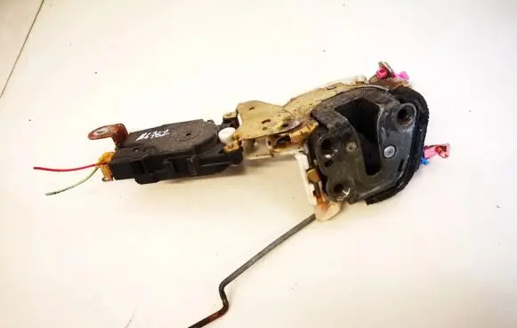 Subaru Forester SF Front door lock