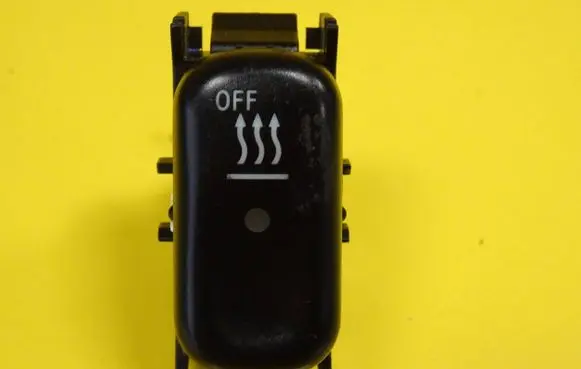 Mercedes-Benz C W202 Windscreen/window heater switch 2108212651