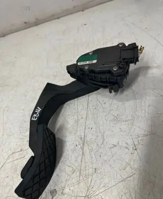 Audi A8 S8 D3 4E Accelerator throttle pedal 4E1723523