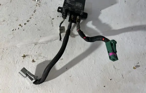 Coolant fan relay