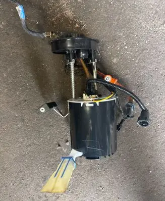 Volvo XC60 Fuel injection high pressure pump 31372880 0181391034