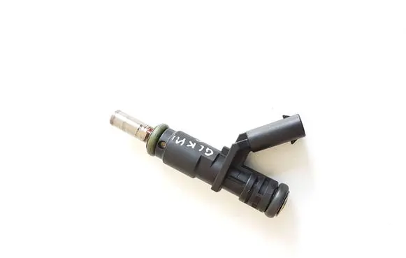 Mercedes-Benz GLK (X204) Fuel injector A272078 C075B06140