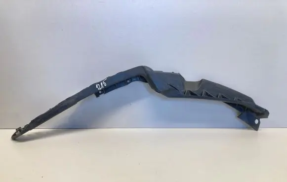 Skoda Octavia Mk2 (1Z) Front bumper mounting bracket 1Z0807184D