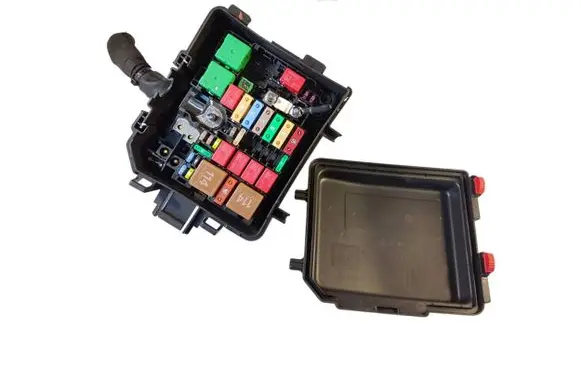 Peugeot 2008 II Fuse box set 9824510780 9826717980
