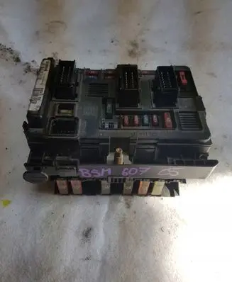 Citroen C5 Fuse module 9643498780