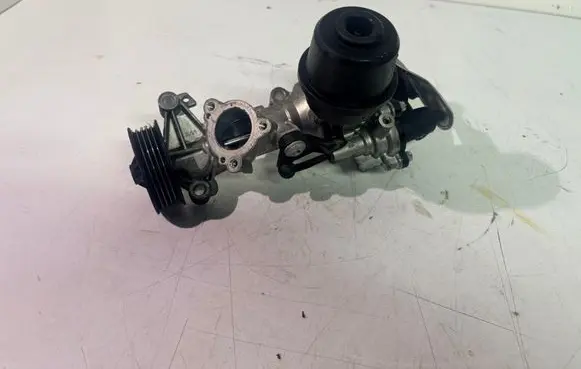 Mercedes-Benz A W176 Water pump A2702000800