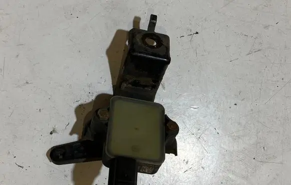 Ford Mustang VI Headlight/headlamp level sensor 