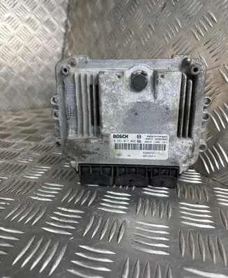 Renault Trafic II (X83) Engine control unit/module 0281017065 8200935115 8201105714