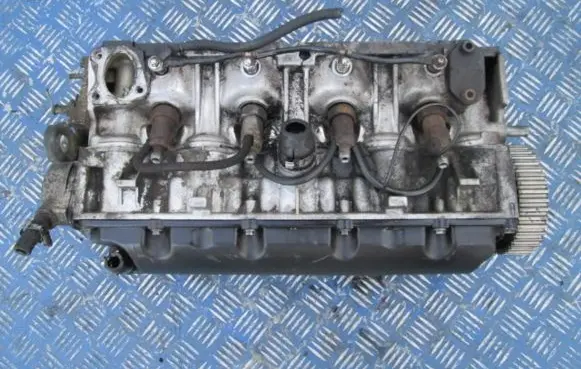 Peugeot 806 Engine head 