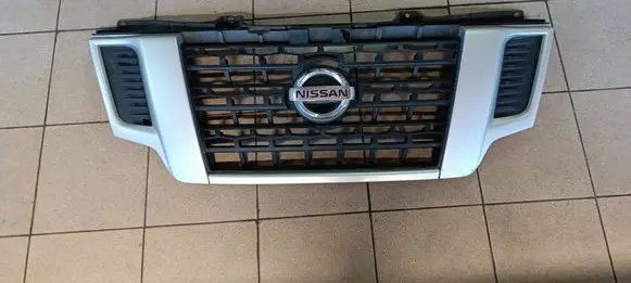 Nissan NV400 Front grill 