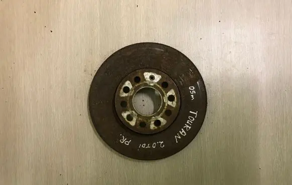Volkswagen Touran I Front brake disc