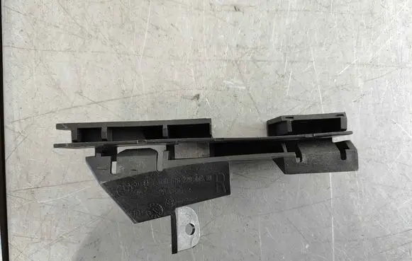BMW 3 E46 Front bumper mounting bracket 51117030618 7030618