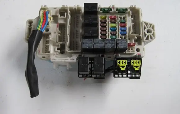 Mitsubishi Grandis Central body control module G8C507M
