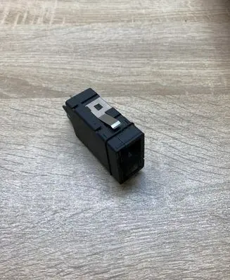 Volkswagen PASSAT B5 Seat heating switch 3B0963563A