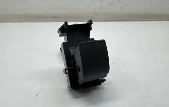 Toyota Yaris Cross Electric window control switch 3561A462D