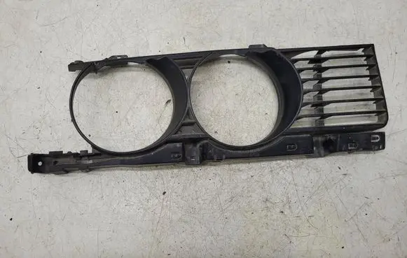 BMW 5 E34 Front bumper upper radiator grill