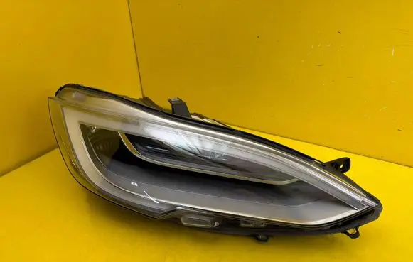 Tesla Model S Headlight/headlamp 105357500E