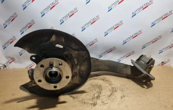 BMW 1 F40 Rear wheel hub 6898964