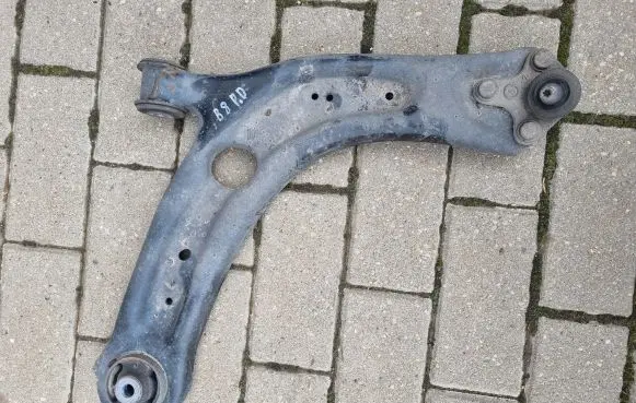 Volkswagen PASSAT B8 Front lower control arm/wishbone 3Q0407154B