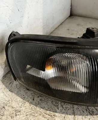 Volvo XC70 Headlight/headlamp
