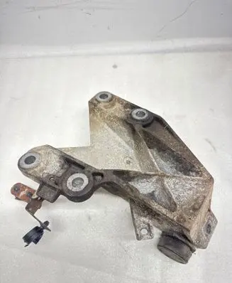 BMW 3 E92 E93 Engine mounting bracket 6760317 13807410