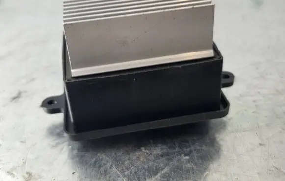Opel Combo E Heater blower fan relay 0113910704642 2VA43003000